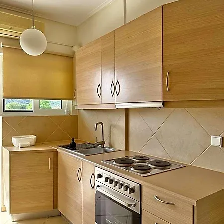 Apolonio Pefki Evia 4*